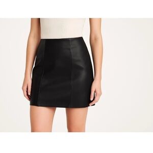 Abercrombie & Fitch Black Vegan Faux Leather Mini Skirt Sz XXS Biker Moto Skort